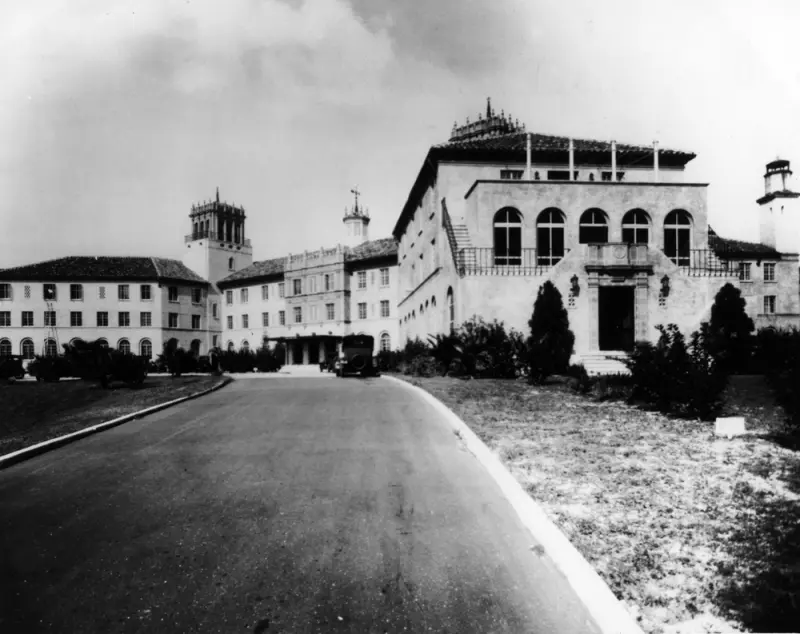 New wings added in the 1950s expanded capacity to 227 beds.